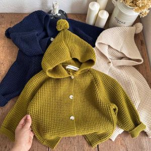 Uppsättningar barntröja 2023 Autumn New Boys and Girls Solid Hoodie Baby Long Sleid Sticked Coat Q240508