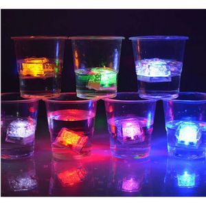 Flash Bar LED-kuber Is Auto Byte Crystal Cube Water-aktiverad ljus 7 Färg för Romantic Party Wedding Xmas Gift