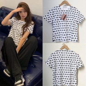 Designer T-shirt Kvinnor Spring och Summer Printed Letter Logo Super Versatile Short Loose Casual T-Shirt Top for Women