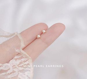 Stud Fashion Korean äkta S925 Sterling Silver Mini Barock Pearl Earrings For Women Teen Girls Daily Life Jewelry GiftStud7075770