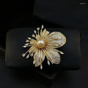 Brooches 1637 Exquisite Luxury Elegant Flower Large Brooch High-End Women's Coat High-Grade Corsage Pin Jewelry Clothes Accessories Gifts