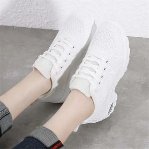 Scarpe casual grandi sneaker ad alta piattaforma per bambini 2024 vulcanizzare la donna di casa più sport shabot stile