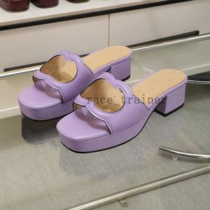 Slippers Men Platform Designer Slippers النساء المتشابكات الشريحة الرغوية الرغوية الصنادل النسائية الصنادل