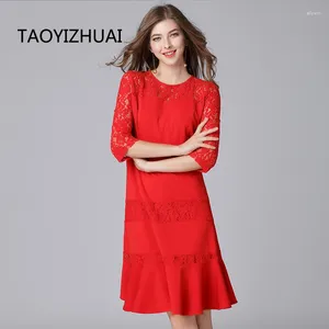 Sukienki imprezowe Taoyizhuai 2024 Przyjazd Spring Casual Style O-Neck Strase Stretch Plus Size Red Dlein Out Kamena Koronna sukienka 16028