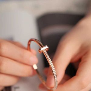 High standard bracelet gift choice New Narrow Bracelet 18K Rose Switch Womens with common tifanly