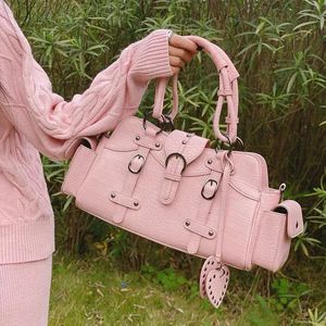 Vintage Biker Shoulder Bag Y2K Hippie American Street Style Heart Rivets Pink Handbag Advanced Leather Designer Väskor 240508