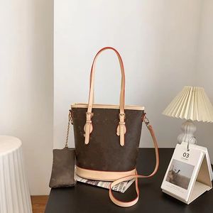 Designer Bag Brand Bag 2024 New Fashion, casual, vintage, high-end pillow bag, bucket bag Oblique Skill holding Boston Ladies bag