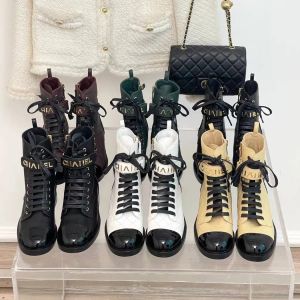 23 Nachrichten Designer Martin Boot Women Stiefel farbige runde Kopf Dicke Sohle erhöhte elastische Schnürschuhe Verstellbare Reißverschluss -Öffnungsmotorradstiefel