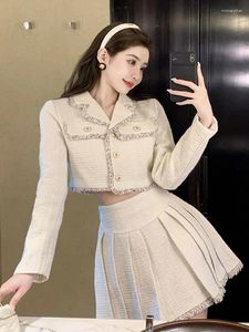 Arbetsklänningar Autumn Tweed Two Piece Outfits passar Kvinnor Notched Cropped Tops Coat Blazer Suit Pleated High midje Mini Kjol Mujer Office Set