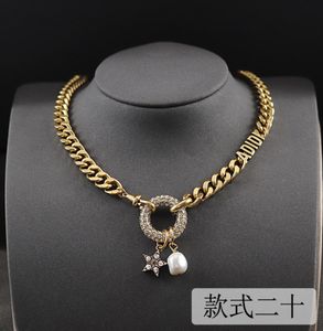 Nowe zaprojektowane wisiorki alfabetowe z diamentami Pearl Letters łańcuch Naszyjnik Moda celebrytka Kobieta luksusowa biżuteria wysoka 5188131