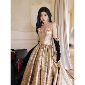 2024 Luxury Gold Mother of the Bride Dresses Lace Pearls Pärlade 3D Handgjorda blommor Evening Prom Formal Party Birthday Celebrity Mother of Groom Gowns Cocktail Dress