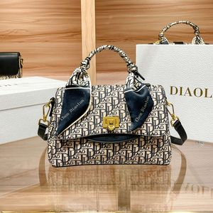 Borsetta in pelle di fascia alta marca di guangzhou per 2024 Autunno/Inverno Nuova borsa da donna alla moda e versatile, borsa a croce diagonale a spalla singola 80% all'ingrosso