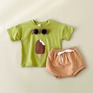 衣類セット2PCSベビー幼児の女の子とボーイ服セットカジュアルアイスパッチ短袖Tシャツ+トライアングルショーツ2024夏の赤ちゃんSETL2405