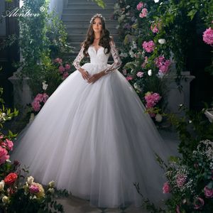 Elegance Sheer Neck Ball Gown Wedding Dress Delicate Beading Pearls Aplliques Lace Full Sleeves Bridal Gowns