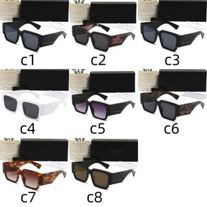 Óculos de sol clássicos Designer Óculos de sol para mulheres óculos de sol ao ar livre Os óculos de sol triangulares da praia da praia Mulher Men Eyewear MOQ = 10