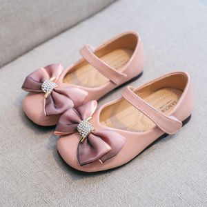 Dziecięcy wiosna 2024 Nowy słodki styl Single Bow Diamond Girl's Princess Shoes Trend 00