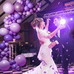 パーティーの装飾138pcs結婚式のための紫色の風船誕生日飾り記念日卒業休日のお祝いと