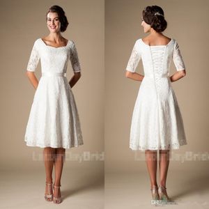 Krótkie suknie ślubne z rękawami Skromny vintage z lat dwudziestych XX wieku koronkowy kolano przyjęcie na świeżym powietrzu nieformalny ślubny suknia ślubna budżet C 258U