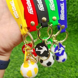 Keychains colhedores atacado de novos pingentes de chaves de futebol de borracha macia em PVC, chaveiros, chaveiros, fábricas de lembrança de eventos esportivos escolares