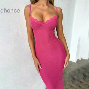 JY24041 Bahar Yeni Seksi Bölünmüş Uzun Etek Stili Kontrast Renkli Dantel Kayış Elbise Kadınlar İçin