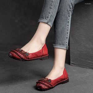 Casual Shoes 2024 Spring Fashion Flower Design Round Toe Solid Color Flat Vintage äkta läder Kvinnor Flats Handgjorda kvinnor