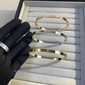 Designer Caritraes Bracelet Luxury Narrow Edition Ten Diamond Sixth Generation Screwdriver Eternal Ring Colorless Jewelry for Men and Women