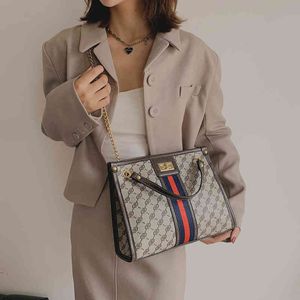 75% di sconto sulla borsa da donna Nuova consistenza texture Grande Catena in stile straniero di grande capacità One Spalla ascella 224K