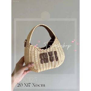 Mui Mui Bag Luxury Straw Bag Fashion Tote Bag Designer Basket Beach Bag Handbag Cheainsは、対角線スパンまたはダブルチェーンショルダークロスボディバッグ5BC125 565になります