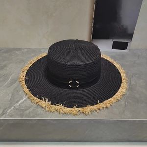 Klasyczny damski designerka słomiana kapelusz kubek hat szeroko zakrojone brzegi plażowe projektanci Kobiety Sun Casquette Summer Triangle Hats moda czarny biały styl