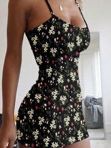 도시 섹시한 드레스 작은 꽃 프린트 스트레치 스파게티 스트랩 바디콘 드레스 여성 엑스트라 큰 소매 소매 초라한 드레스 클럽 파티 탱크 탑 플러스 크기 D240510