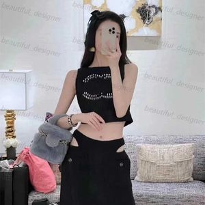 Designer women's tank top A style studded sleeveless top for women in spring/summer 2024 featuring a new acetate pleated design and a black short tank top