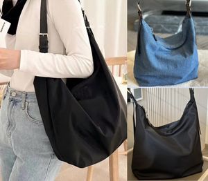 Designer Großer Denim Blue Black Damen -Umhängetasche große lässige Handtasche Hochwertige Nylon -Crossbody -Tasche Frauen Reiseeinkauf Handtasche