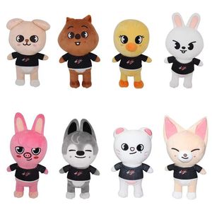 Fabrik grossistpris 8 stilar 20 cm skzoo plysch leksaker leeknow hyunjin animation perifera docka gåvor för barn