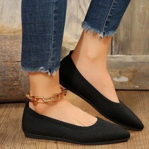 Sapatos casuais femininos à venda 2024 Slip Flats Solft de outono solo solto claro pontual dedo raso sólido liso confortável