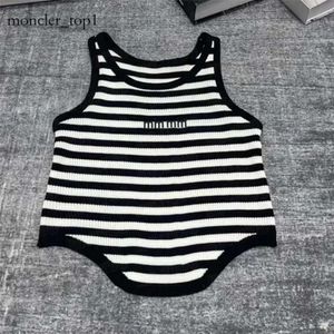 Mui Mui Singlet Designer Woman Mui Mui Top Tank Summer Summer Beach Top listrado colete para mulheres sem mangas