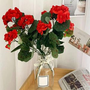 Dekorativa blommor 2st Artificial Begonias Flower med stam som inte är witing No Watering Wedding Po Props Realistic Faux Red Home Decor