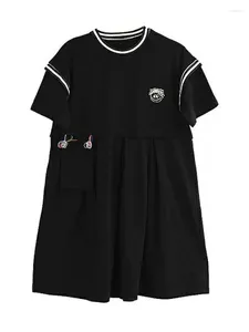 Sukienki imprezowe czarne kobiety kreskówkowe sukienka haftowa 2024 Summer Strip z krótkim rękawem Patchwork Straiht Es Knee Lenght Sundress Robe