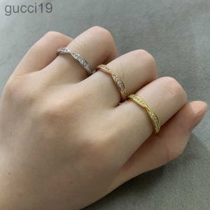 Tiffanyjewelry Design Sense Moebius Cross Ring مصنوع من الخيار المثالي للفولاذ المقاوم للصدأ للأزواج هدية Holiday Tiffanyring 8sc9