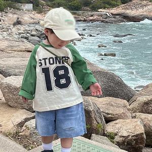 T-Shirts Childrens Jungen und Mädchen T-Shirt Childrens Kleidung 18 Buchstaben Top Long Sleeved Baby Kleidung Herbst Frühling Baumwoll Sweatshirtl2405