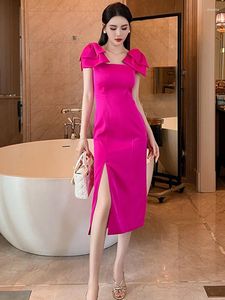 Lässige Kleider 2024 Sommer süßes süßes Mädchen Designkleid für Frauen koreanische Satin Slash Sod Hals Slip Bow Split sexy Robe Party Prom Vestido