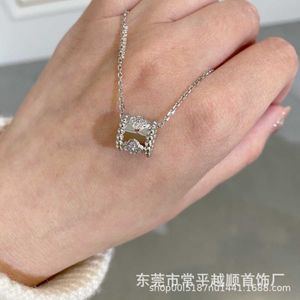 High end designer Fanjia Four Leaf Grass Kaleidoscope Necklace Female Seiko Pendant Live Broadcast Thick Gold Electroplating