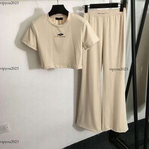 デザイナーTシャツの女性ブランド服の春の春のトラックスーツファッションレターロゴレディース半袖シャツガールパンツ5月10日