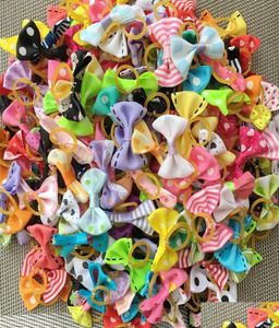 Hundkläder 100pcslot Pet Hair Bows Topknot Mix Rubber Bands Grooming Products Colors varierar Bows326e Drop Delivery Home Garden S6936002