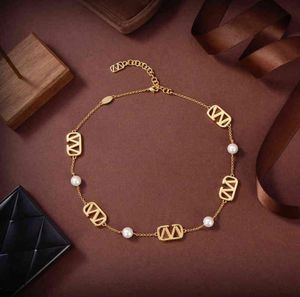 Luxury Designer V Pendant Necklace Letter Necklaces Choker Bracelet Fashion Woman Pearl Bracelets Classic Jewelry Popularity Women9801457