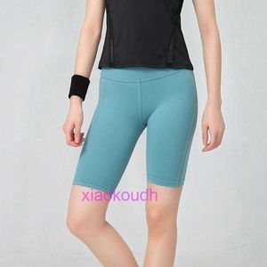 Lul Designer Comfortable Womens Sports Cycling Yoga Pants Shorts Same Are Tight and Elastic with Five Point Middle High Waist Peach Lifting