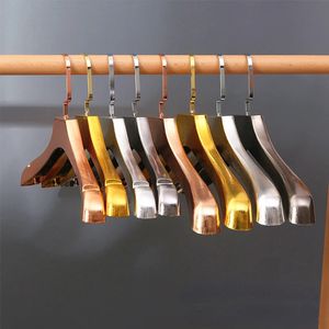 5st Gold Non-Slip Clothes Hangeradult Suit Hangers med 3 cm bred axelklosett förvaringsställ för kapp-t-shirts tröja byxor 240510