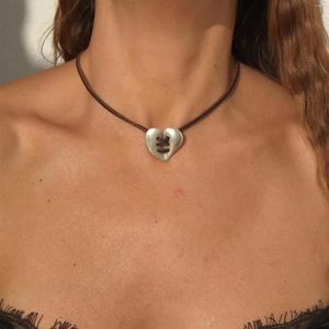 Hänge halsband enkel kärlek hjärta charm läder sladd flätad handgjorda uttalande choker krage halsband smycken för kvinnor tonåring flickor