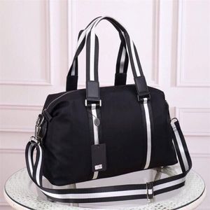 Partihandel Ny stil Mens Classic Designer Travel Bagage Bag For Men Totes Canvas Handväska Duffle Bag Fashion Designer Bag for Women 2104