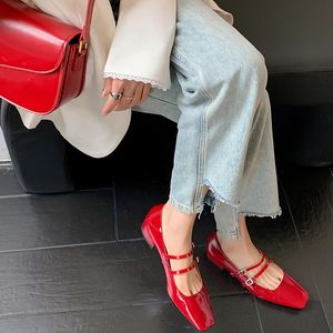 2024 Bahar Bayan Mary ayakkabıları kadın moda ışık kare kalın ayak parmağı yüksek topuklu kadın zarif kırmızı bale dansçı ayakkabıları 240426