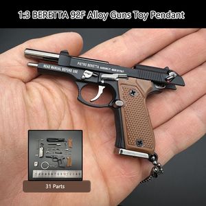 Ny 1: 3 Full Metal Beretta 92F Pistol Guns Pendants Toy Boys Gifts Black/Silver/Gold Color Mini Gun Keychain Accessories Tactical Models Gift 062